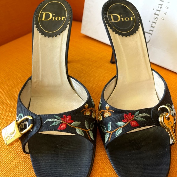 RARE DIOR PADLOCK MULES - Picture 4 of 9